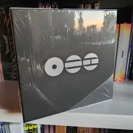 BTS - ARIRANG T-Shirt CD Box Set