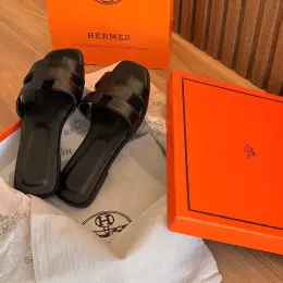 Шльопанці Hermès жіночі чорні
