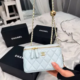 Chanel Mini Vanity Case Blue / Gold шкіряна сумка