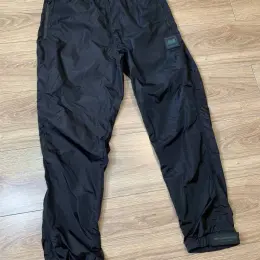 Нейлонові штани Weekend Offender L