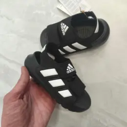 Adidas детские сандалии черные