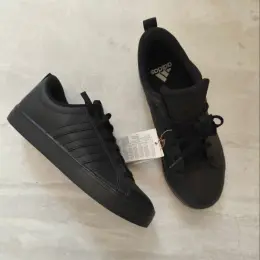 Adidas Підліткові кросівки 38 р