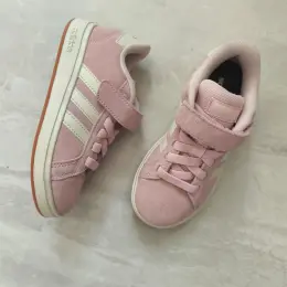 Adidas Рожеві кросівки для дівчинки