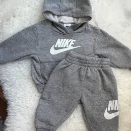 Спортивний костюм Nike 9-12M (74-80 см) сірий
