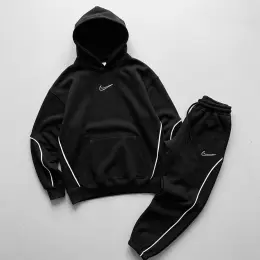 Спортивный костюм Nike