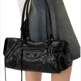 Сумка Balenciaga из натуральной кожи