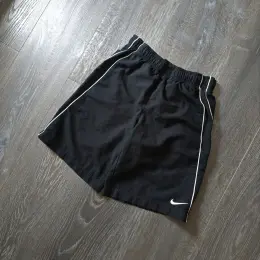 Вінтажні шорти Nike