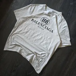 Футболка Balenciaga M-L