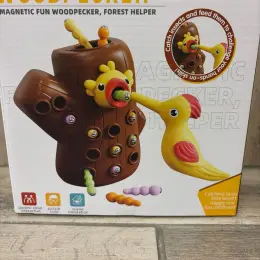 Магнітна гра "Нагодуй пташку" Magnetic Fun Woodpecker