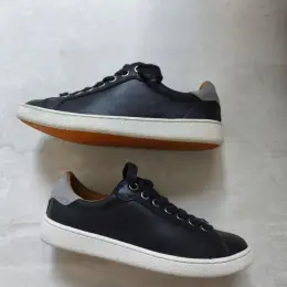 Ugg шкіряні кросівки 37 р.