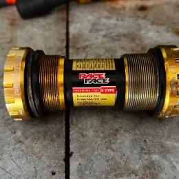 Каретка Race Face X-Type BSA 68/73 мм на запчастини