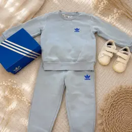 Дитячий костюм Adidas 98 розмір + кросівки 20 розміру