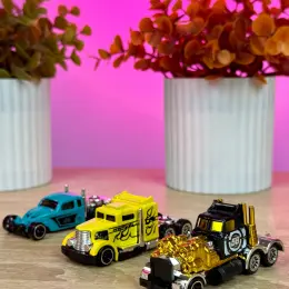 Набір металопластикових машинок 1:64