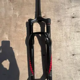 Rock Shox Revelation 29 вилка 2019 140 мм