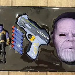 Набор игрушечный Танос с бластером и маской