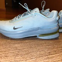 Кросівки Nike Air Zoom Upturn чоловічі світло-блакитні 46 EU