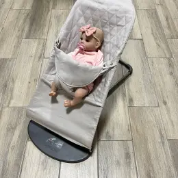 Шезлонг BabyBjorn для дітей