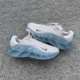 Кросівки Nike Ava Rover Orewood 46 розмір