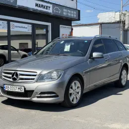 Mercedes-Benz C-Class 2011 Бензин 1.8л Сірий
