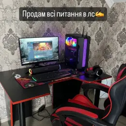 Ігровий комп'ютерний стіл та крісло