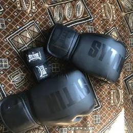 Боксерські рукавиці Sutin 12 oz з бинтами