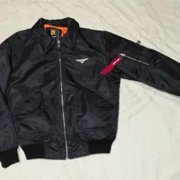 Чорний бомбер CWU-45 від Pilot, розмір L