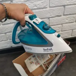 Праска Tefal Easygliss Plus