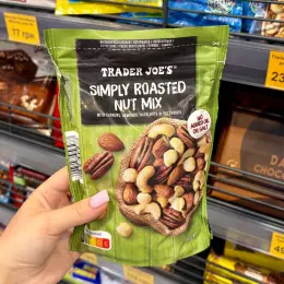 Суміш горіхів Trader Joe's Simply Roasted Nut Mix 200г