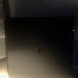 Ігрова приставка Sony PlayStation 4 Pro з DualShock 4 та Red Dead Redemption 2, Bloodborne