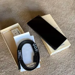 Мобільний телефон Motorola 12/128