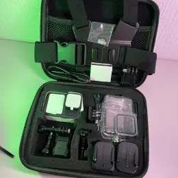 Екшн-камера GoPro Hero 13 з великим комплектом