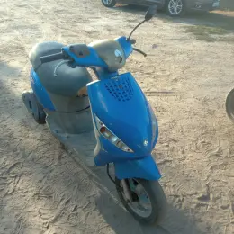Скутер Piaggio Zip 100