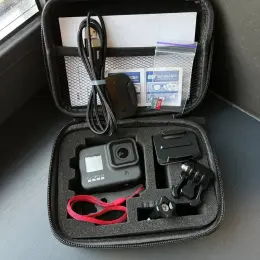 Екшн-камера GoPro Hero 8 в кейсі