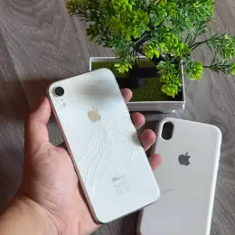 iPhone XR 64GB White