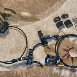 Гідравлічні гальма Shimano Saint