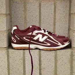 Кросівки New Balance 204L бордові