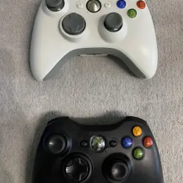 Геймпад для Xbox 360 білий та чорний