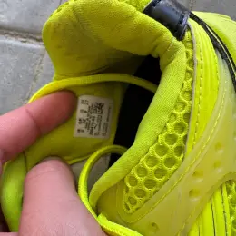 Кросівки PUMA Velophasis Electric Lime / Black