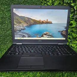 Ноутбук Dell 15.6 Full HD Core i5-8350U 8GB RAM 128GB SSD