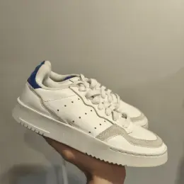 Adidas шкіряні кросівки 36 розмір