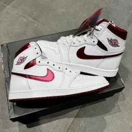 Кросівки Air Jordan 1 Retro High '85 OG Metallic Burgundy