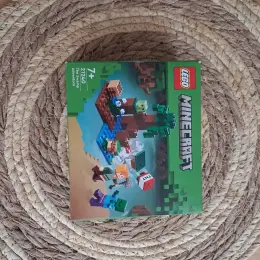 Конструктор LEGO Minecraft Пригоди у болотах (21240)