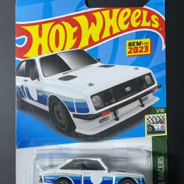 Колекційна модель Ford Escort RS2000 Hot Wheels Retro Racers