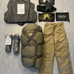 Спальний мішок Carinthia Defence 6 Size 200 та тактичне спорядження