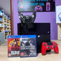 Ігрова приставка Sony PlayStation 4 з двома дисками з іграми та двома геймпадами