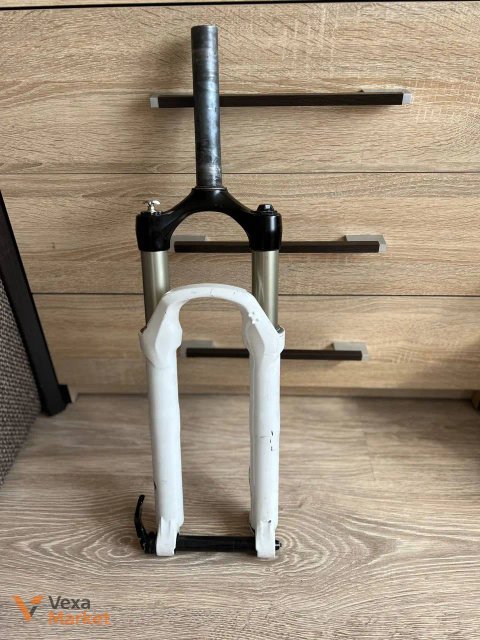 Вилка RockShox Revolution 2020