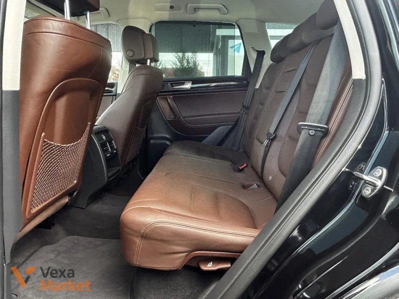 Volkswagen Touareg 2015 Дизель 3.0 л. Чорний — фото 7