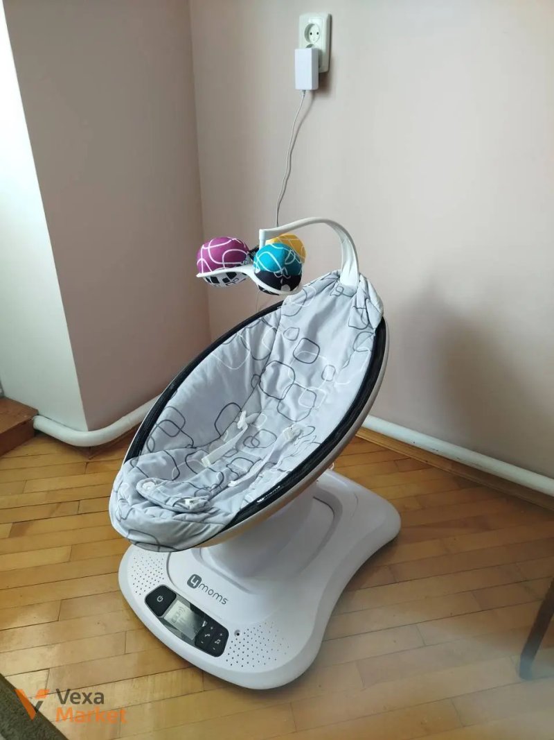 Заколисуючий центр 4moms mamaRoo 4.0 Grey Classic / Silver Plush — фото 3