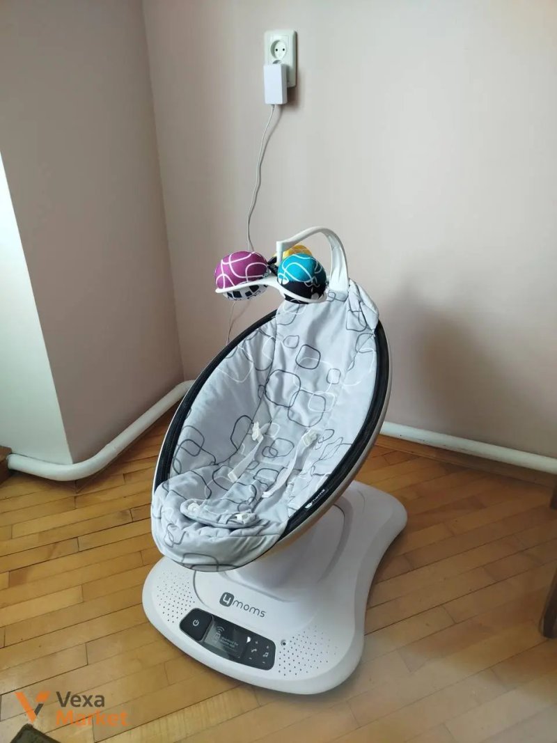 Заколисуючий центр 4moms mamaRoo 4.0 Grey Classic / Silver Plush — фото 4