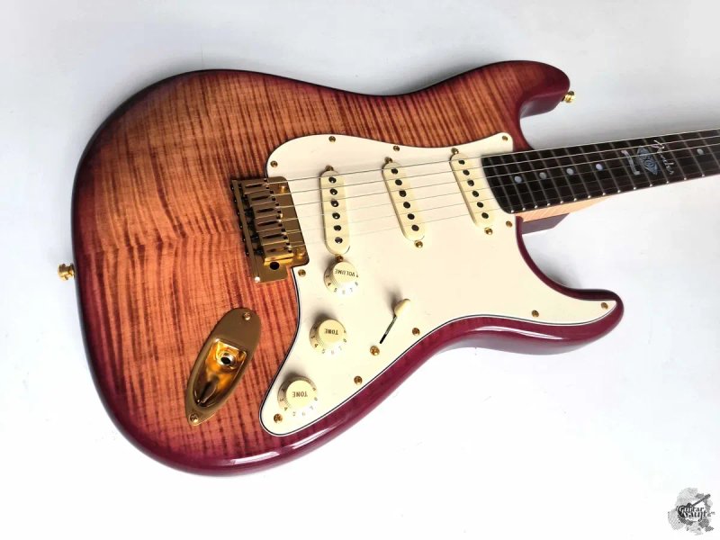 (1 of 100) Fender® Custom Shop Presidential Select Stratocaster® 60th Anniversary Limited Edition '2006 Wine Red Stain — фото 4